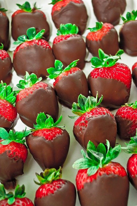 Saturday Sweet – Chocolate Covered Strawberries