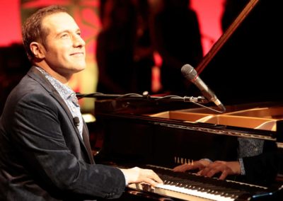 Jim Brickman On Stage Piano and Mic